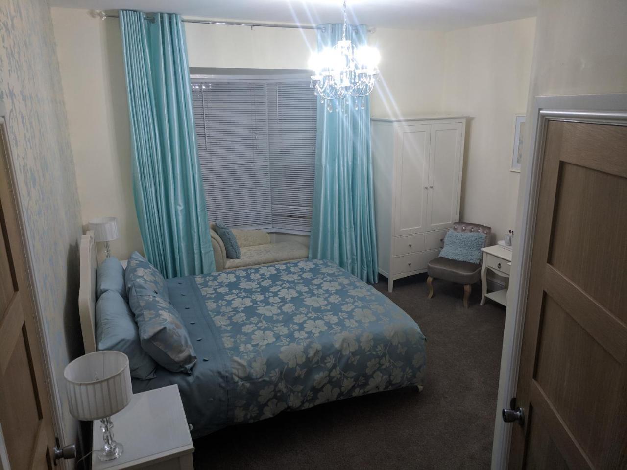 Lion House Bed & Breakfast With Restaurant Combe Martin Εξωτερικό φωτογραφία